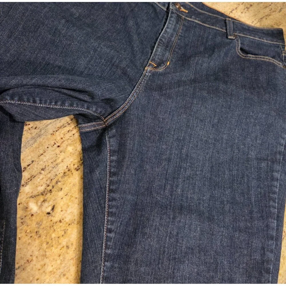 LL Bean Classic Fit Women's Plus Size 20 Blue Denim Crop Capri Jean 40x18